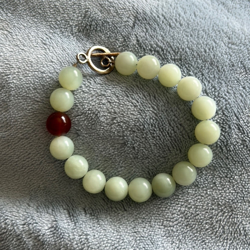 Jade and carnelian bracelet